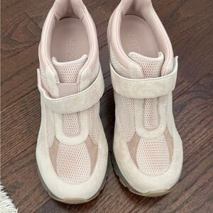 Sneex Women's Beige Heels